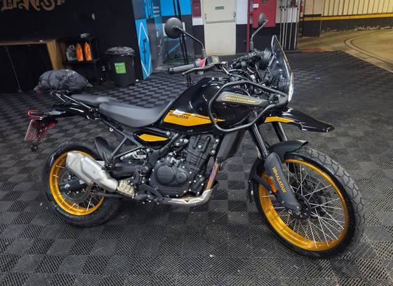 ROYAL ENFIELD HIMALAYAN 450 HANLE BLACK 